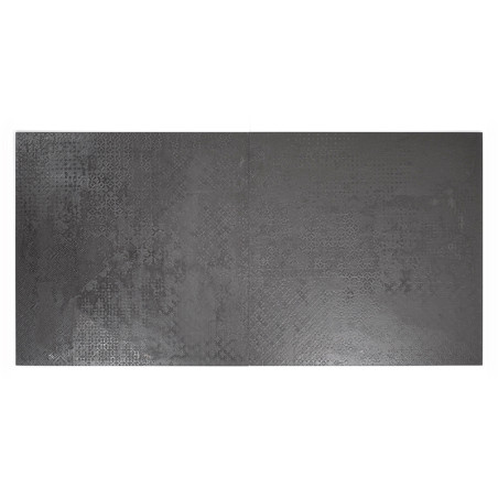 Azulejo rectangular oscuro con un patrón geométrico texturizado sutil, plano, adecuado para ambientes interiores modernos.