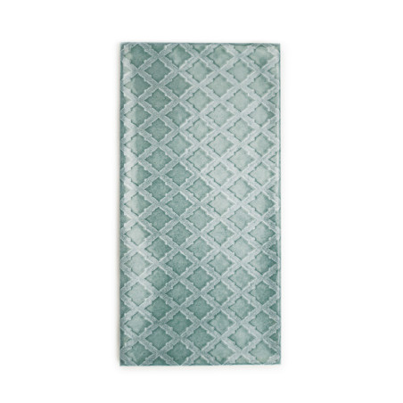 Un mosaico rectangular muestra un patrón geométrico de diamantes entrelazados en varios tonos de verde azulado, sobre un fondo b Un mosaico rectangular muestra un patrón geométrico de diamantes entrelazados en varios tonos de verde azulado, sobre un fondo b
