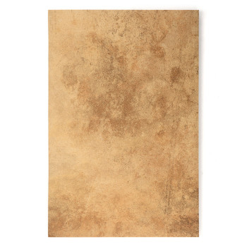 Un carreau rectangulaire présente une surface texturée et marbrée de brun, suggérant un aspect de pierre rustique, adapté à la d