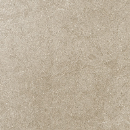 Un azulejo de cerámica beige muestra sutiles patrones de mármol, creando una textura similar a la piedra natural adecuada para i