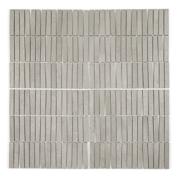 Les carreaux gris rectangulaires disposés en quinconce forment une mosaïque carrée, créant une surface texturée adaptée à un déc