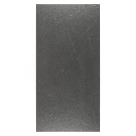 Um ladrilho de pedra retangular cinza escuro apresenta veios sutis e naturais. Assenta sobre um fundo branco liso, destacando su Um ladrilho de pedra retangular cinza escuro apresenta veios sutis e naturais. Assenta sobre um fundo branco liso, destacando su