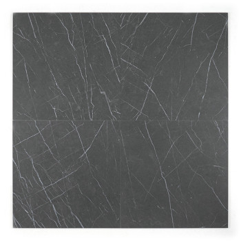 Carrelage carré gris foncé avec des motifs de veines blanches et irrégulières ressemblant à du marbre, suggérant un design sophi