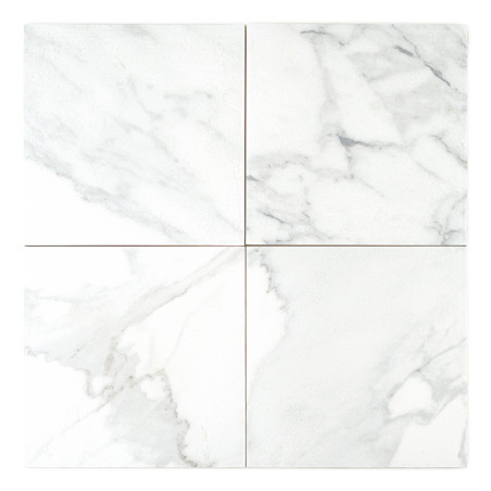 Quatre carreaux blancs présentent des motifs veinés semblables à du marbre gris, disposés en carré, créant un design homogène et