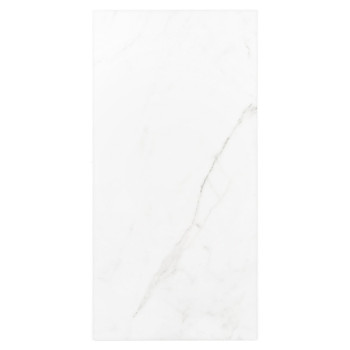 Un carreau de céramique rectangulaire blanc affiche un subtil motif marbré gris, suggérant un look élégant et moderne adapté aux