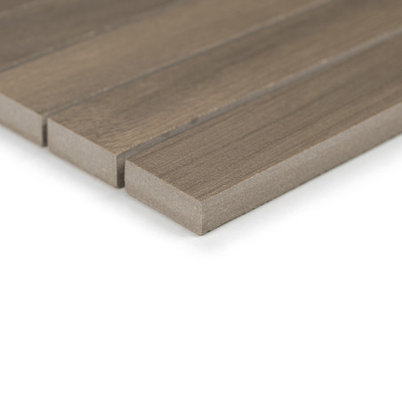 Les planches de bois sont horizontales et parallèles, présentant des surfaces lisses et uniformes et des bords droits. Le décor Les planches de bois sont horizontales et parallèles, présentant des surfaces lisses et uniformes et des bords droits. Le décor