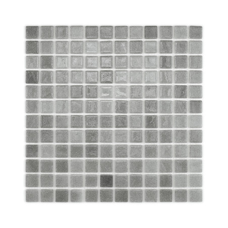 Les carreaux de mosaïque de verre carrés, disposés uniformément, affichent de subtils dégradés de gris, créant un motif texturé 
