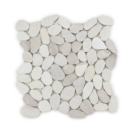 Las piedras planas de color crema forman una lámina de mosaico, dispuestas en una cuadrícula, sobre un fondo blanco. Las piedras planas de color crema forman una lámina de mosaico, dispuestas en una cuadrícula, sobre un fondo blanco.