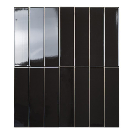 Trece azulejos rectangulares de color negro brillante están dispuestos en un patrón de cuadrícula vertical, creando una aparienc Trece azulejos rectangulares de color negro brillante están dispuestos en un patrón de cuadrícula vertical, creando una aparienc