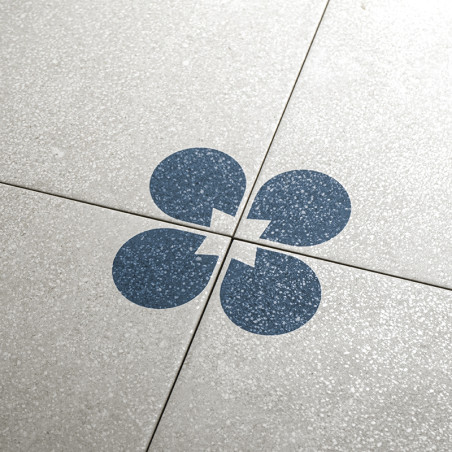 Cuatro mosaicos de color gris claro, cada uno con un cuarto de círculo azul oscuro con una muesca, forman un patrón circular com Cuatro mosaicos de color gris claro, cada uno con un cuarto de círculo azul oscuro con una muesca, forman un patrón circular com