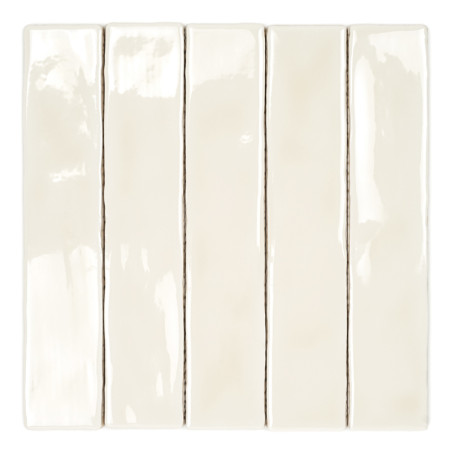 Cinco azulejos retangulares brilhantes e esbranquiçados ficam verticalmente alinhados, refletindo a luz sutilmente, contra um fu