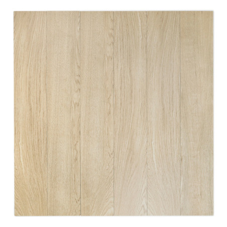 La loseta presenta un patrón de vetas de madera clara, que parece suave y uniforme, lo que sugiere un ambiente natural y sereno,