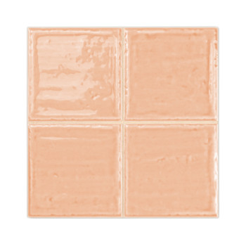 Vier glanzende, perzikkleurige keramische tegels zijn verbonden in een vierkant patroon, dat licht reflecteert, zonder zichtbare