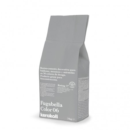 Aufrecht stehender grauer Beutel mit der Aufschrift „Fugabella Color 06 kerakoll“, der 3 kg dekorativen Harzzement für Fliesen, 