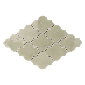 Los azulejos curvas de terracota están dispuestas en un patrón complejo y entrelazado, formando un diseño decorativo cohesivo so