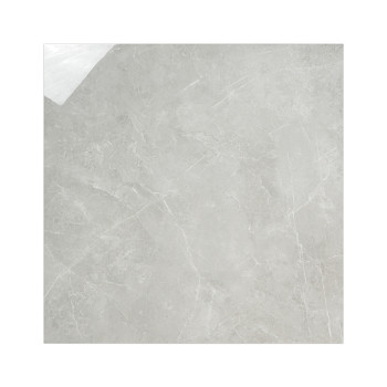 Un carreau de céramique carré gris clair avec de subtiles veines blanches imite une texture de marbre, créant une finition raffi