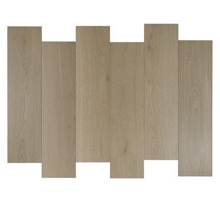 Rechthoekige houten tegels zijn gerangschikt in een verspringend patroon, dat lijkt op planken. Het gladde, lichtbruine oppervla